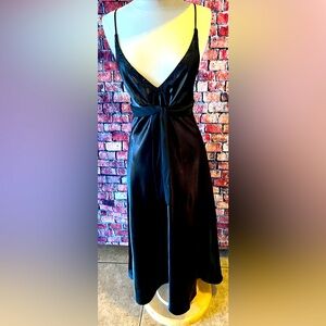 Vintage”Linea Donatello”Black Silky Long SLIP Dress/Nightwear size MEDIUM